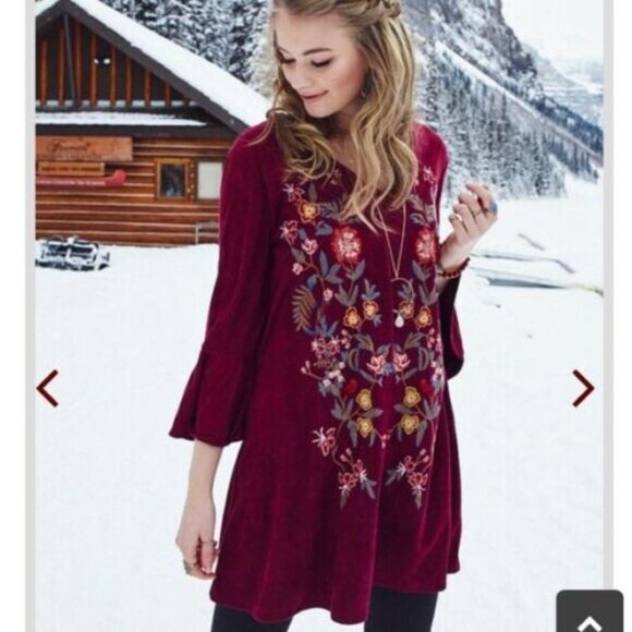 Altar'd State Dresses & Skirts - ✨2/$20 Altar'd State Velvet Floral Boho Tunic Dress Bell Sleeve Medium H11619